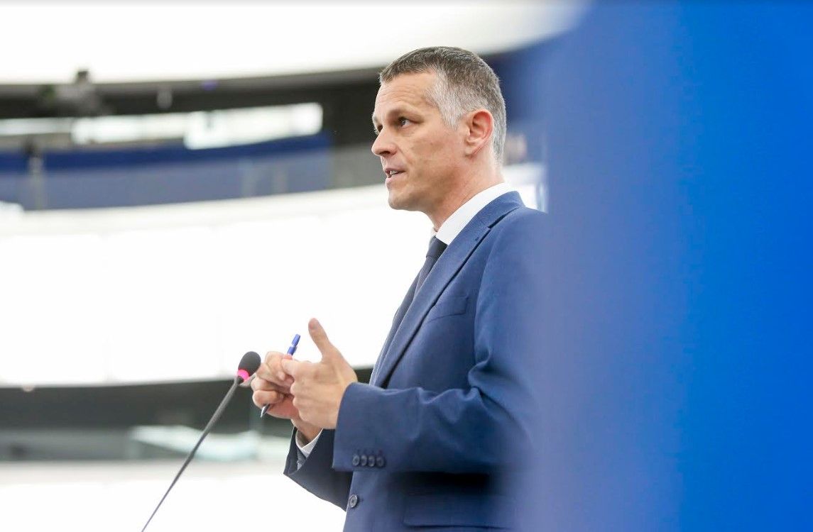 PREMIJER PLENKOVIĆ I OSAM ZASTUPNIKA O HRVATSKOM PRESJEDANJU! Flego: Želim da po završetku škole gimnazijalac iz Pazina ima količinu znanja kao i gimnazijalac iz Frankfurta, Tallinna ili Milana
