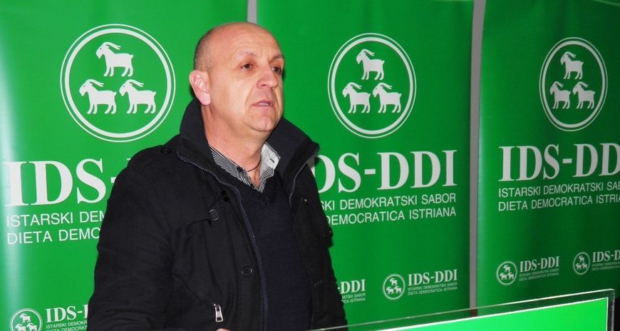 'PO**ŠI KU**C' Sramotna izjava načelnika Tar-Vabrige novinarki Glasa Istre IDS SAZVAO IZVANREDNU SJEDNICU - HOĆE LI GA IZBACITI IZ STRANKE?
