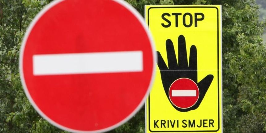 VIŠE OD 2,2 PROMILA Pulom vozio pijan i u zabranjenom smjeru