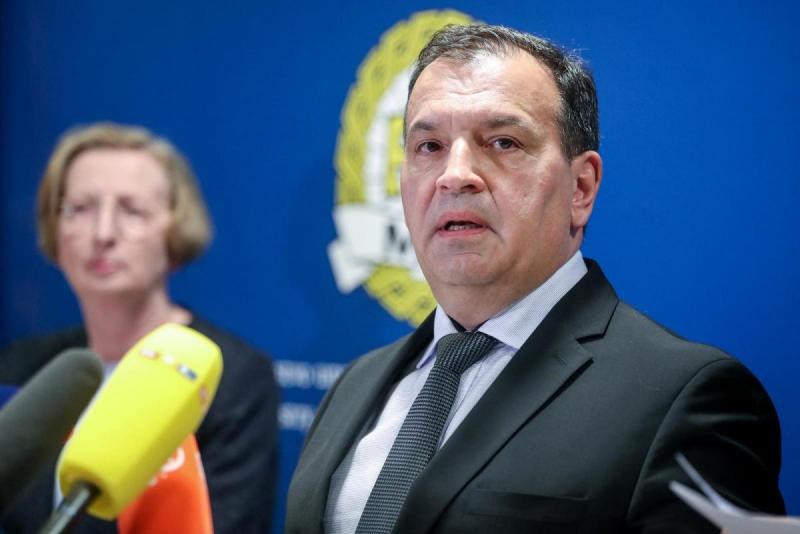 Beroš: Virus ne ulazi kroz kožu, već preko usta, nosa i očiju, vodite računa o higijeni