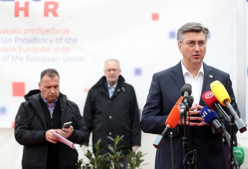 Raste broj zaraženih, građani pogođenim potresom mogu se javiti na 0800 88 05