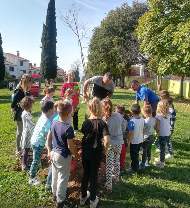 NEĆE PLAĆATI NI KUNE Rovinj donio odluku da roditelji djece koja polaze Dječji vrtić Neven NEĆE DOBIVATI RAČUNE DOKLE GOD JE VRTIĆ ZATVOREN 