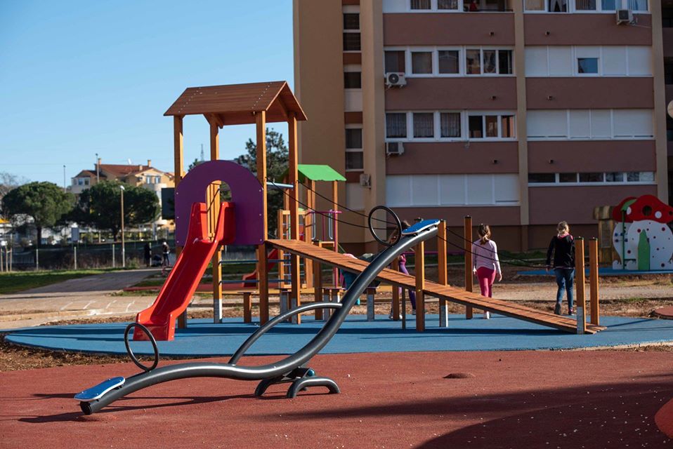 Pročitajte preporuke o načinu stavljanja u funkciju dječjih igrališta