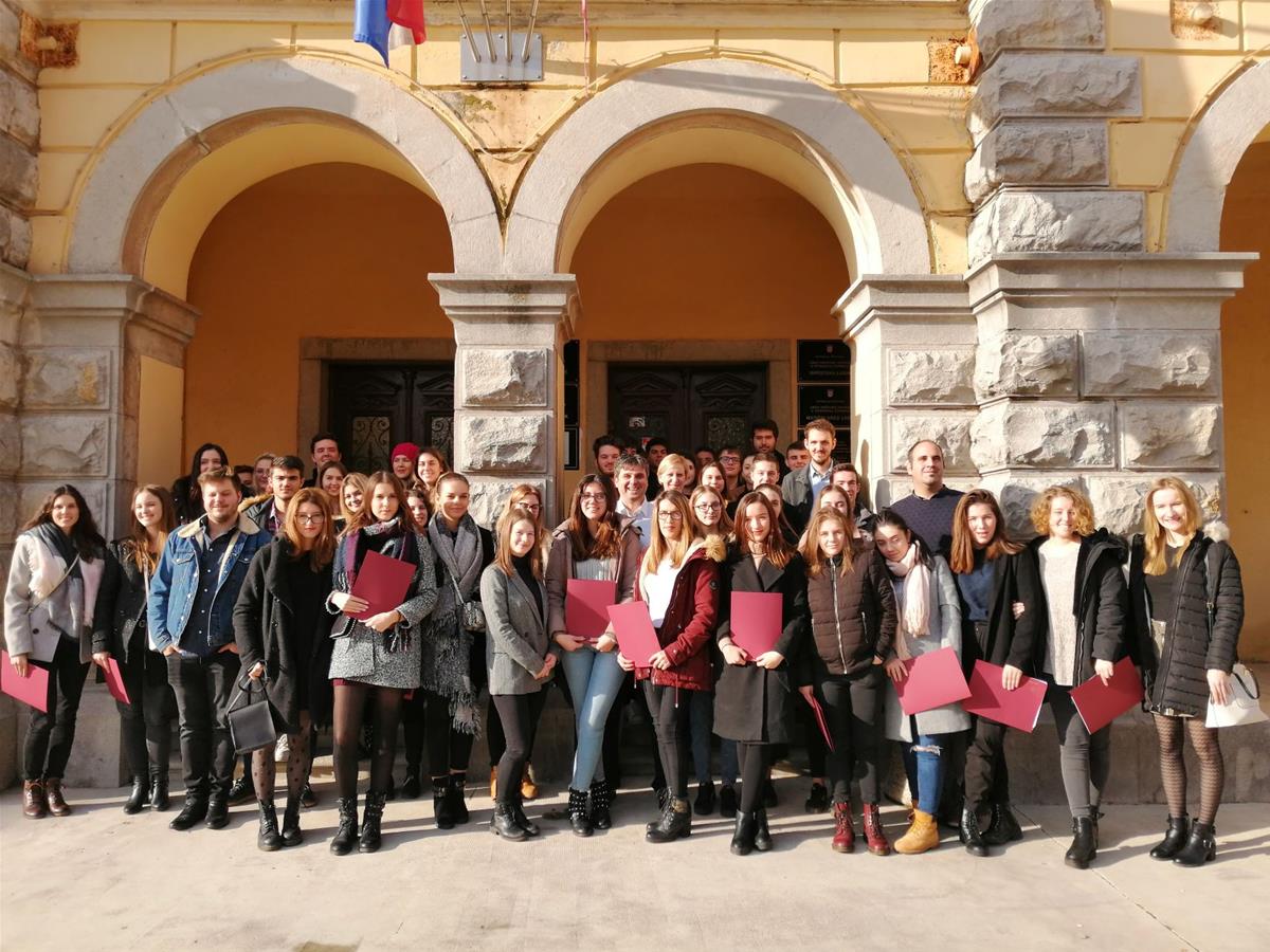 Labin: Unatoč mjerama štednje, stipendije se ne diraju