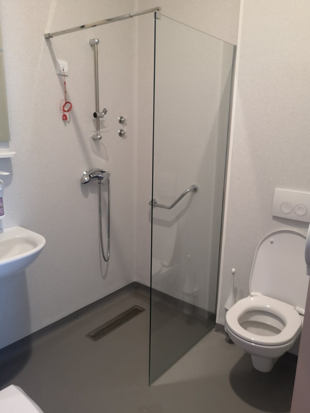 MAJKE DOČEKALE NOVO RODILIŠTE 'Osoblje je super no zbog nedostatka tople vode bebu su mi okupali tek dan kasnije!' 