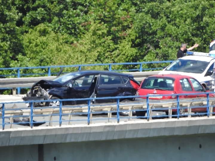 PROMETNA NESREĆA NA ISTARSKOM IPSILONU - sudjelovala tri vozila
