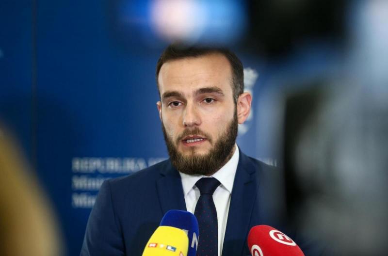 Aladrović o mogućim sankcijama za trgovce koji vrata otvore ove nedjelje