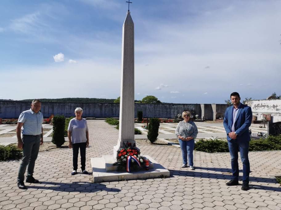 DAN DRŽAVNOSTI Načelnik Vižinade zajedno sa suradnicima položio vijence