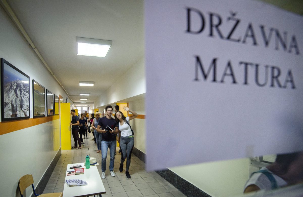 PO NOVIM PRAVILIMA I UZ STROGE MJERE SIGURNOSTI Za 32.000 maturanata u 369 hrvatskih škola sutra počinje državna matura