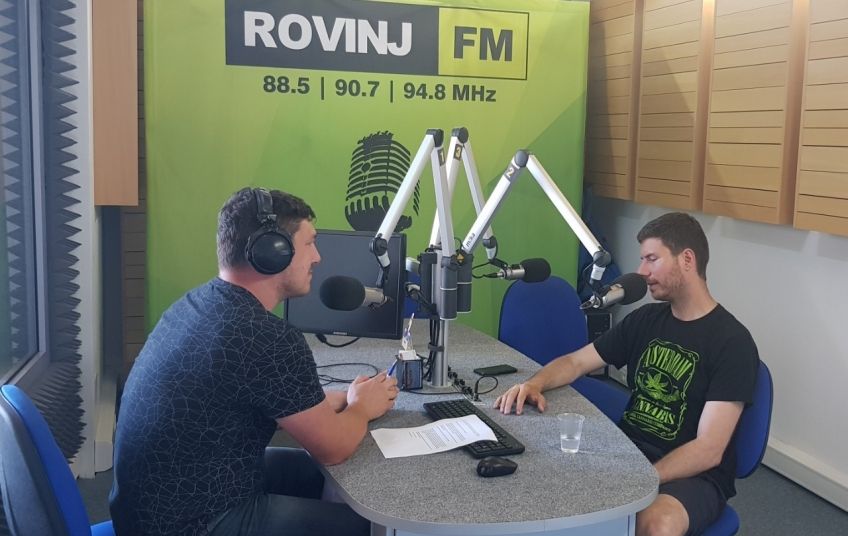 PRVA LJUBAV ZABORAVA NEMA - VELIKA PREDIZBORNA POMIRBA DVOJICE IVANA 