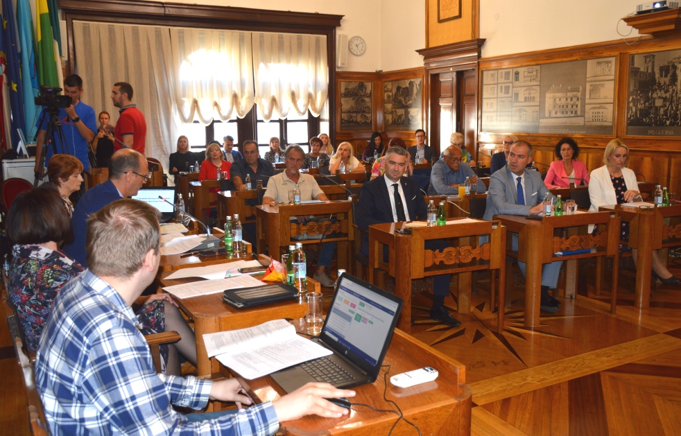 ŠTO MUČI PULEŽANE? Vijećnici postavljali pitanja O GIARDINIMA, SMRADU, UPISIMA U VRTIĆE...