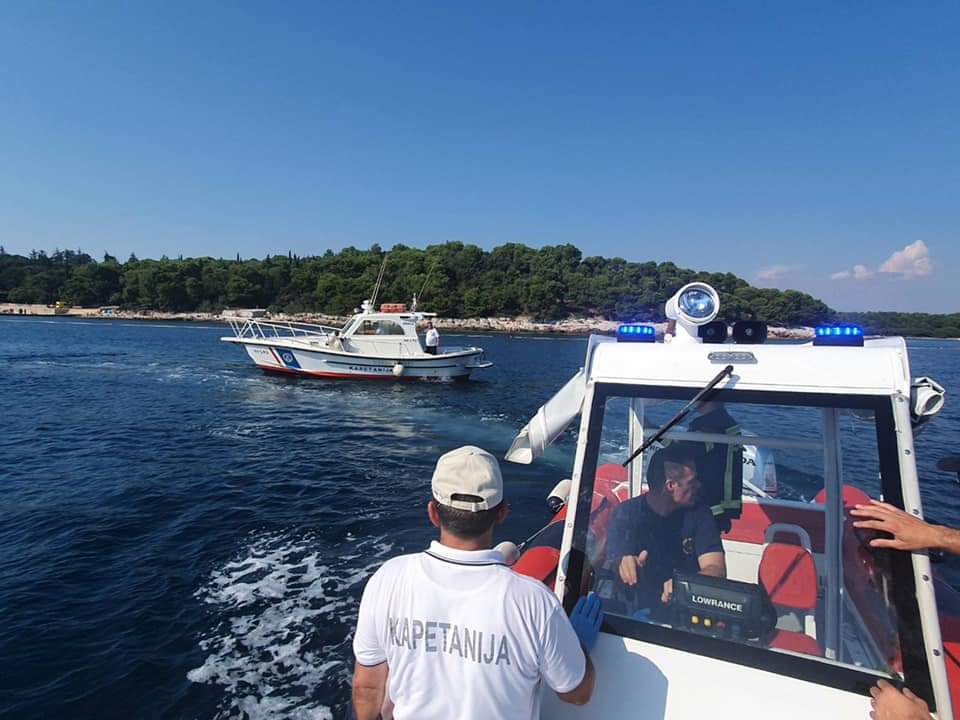 TEŠKA POMORSKA NESREĆA U ROVINJU Gliser naletio na kupača MUŠKARAC SMRTNO STRADAO 