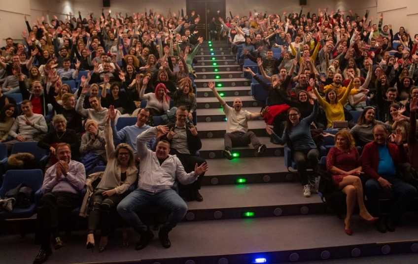 KOMIČAR IZ NAJPOPULARNIJE STAND UP GRUPE U HRVATSKOJ STIŽE U PULU Nastup će se održati na otvorenom
