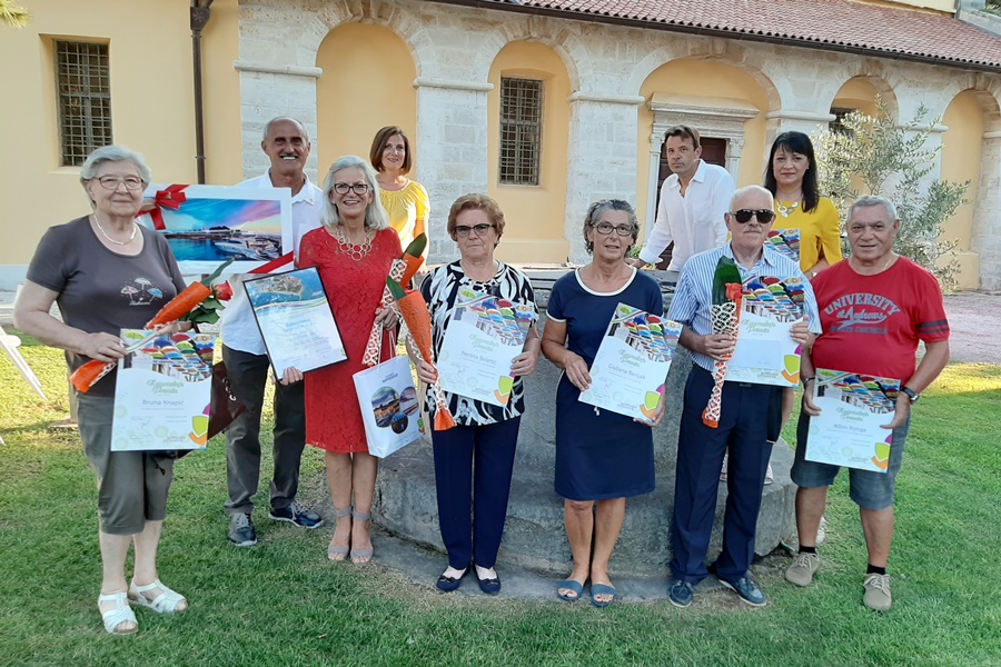 Novigrad: Nagrade najuređenijim okućnicama i balkonima, supružnicima Sarić posebna zahvalnica