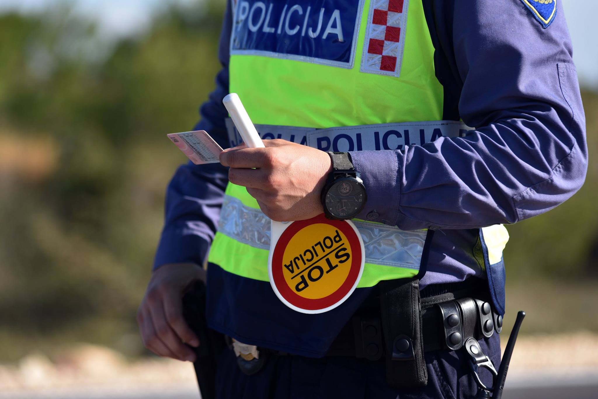 ROVINJ: 53-godišnja vozačica u pijanom stanju skrivila nesreću  NAJČEŠĆI PREKRŠAJI 'MOBITEL' I NEKORIŠTENJE POJASA