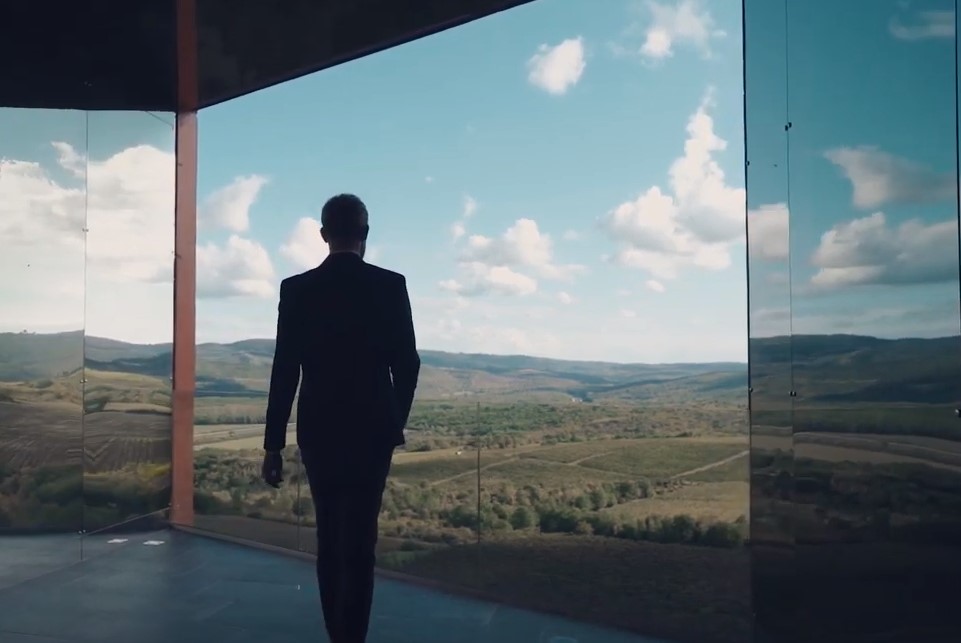 ODUŠEVLJEN ISTROM Znate li koji je hrvatski pjevač snimio video spot za novu pjesmu u Motovunu?