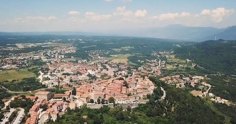 LABIN Uoči blagdana Svih svetih organizirane dvije besplatne autobusne linije prema gradskom groblju