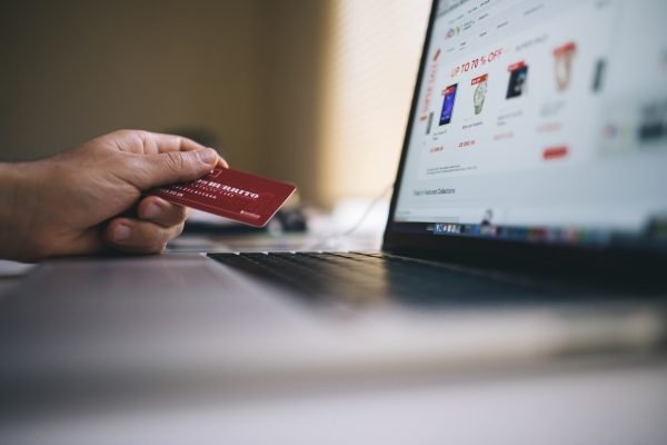 Online kupovina se povećala za 15,5 posto uslijed pandemije COVID-19