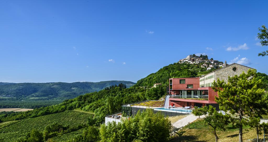 NAJEO SE I NAPIO PA UTEKAO Uz to, zaprijetio i smrću zaposleniku hotela Roxanich