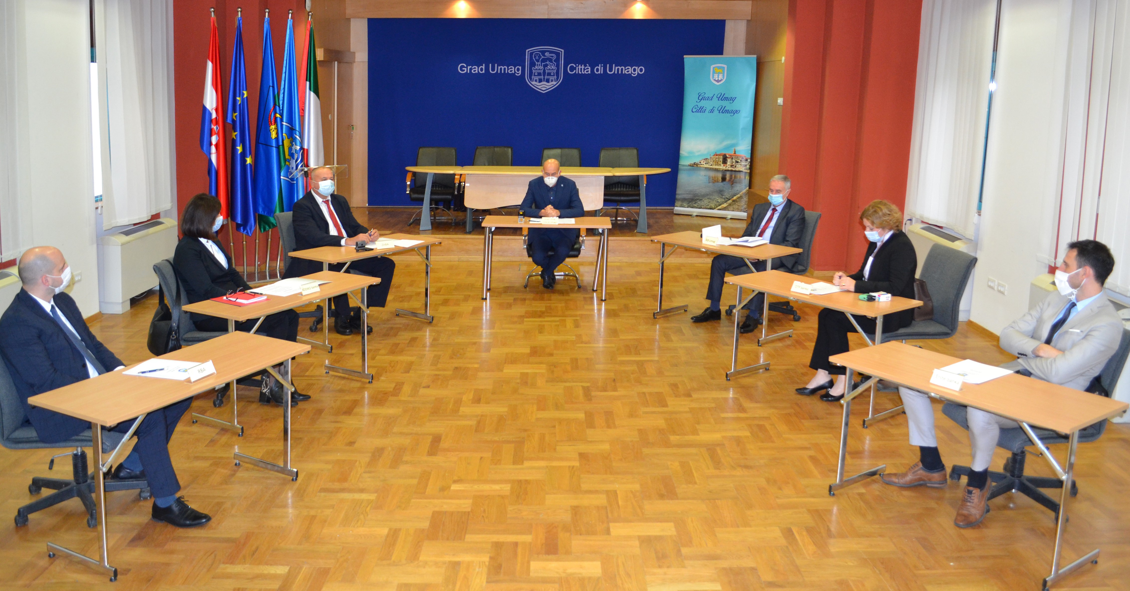 OSIGURANI POVOLJNIJI KREDITI Potpisivanjem ugovora o suradnji u okviru programa 'Poduzetnik Grad Umag-Umago 2020.'