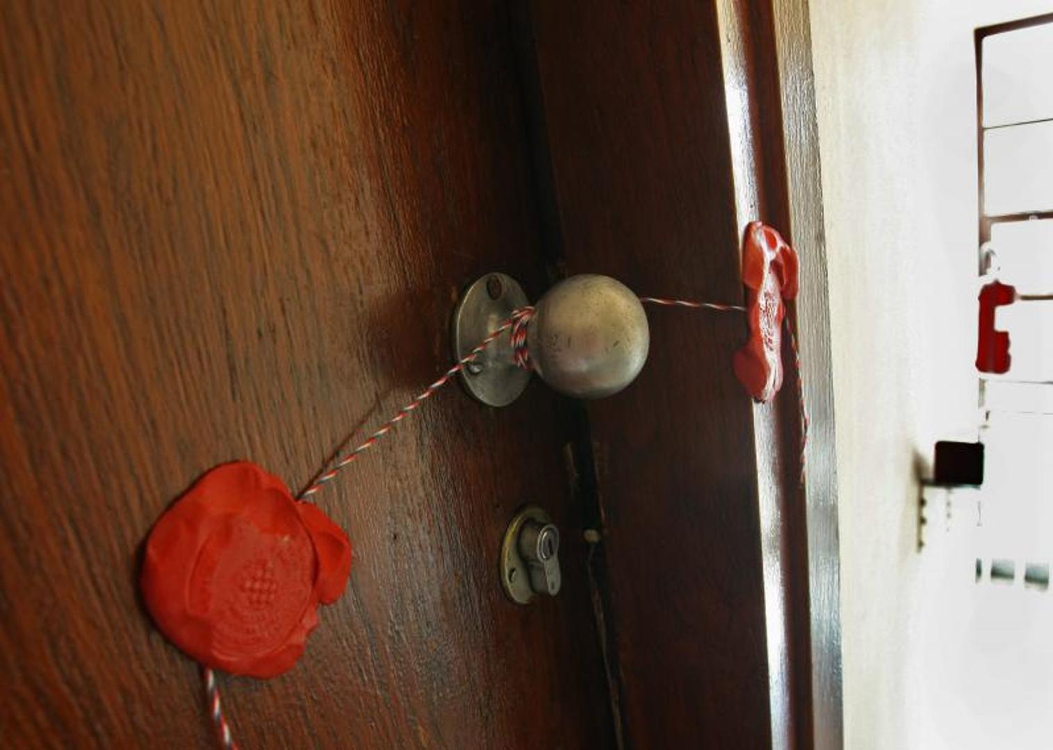 Pula: Skinuo službeni pečat sa stana u kojem je preminula osoba