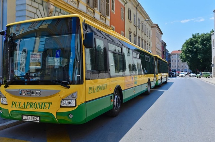 Obavijest o voznom redu autobusa Pulaprometa d.o.o. NA STARU I NOVU GODINU