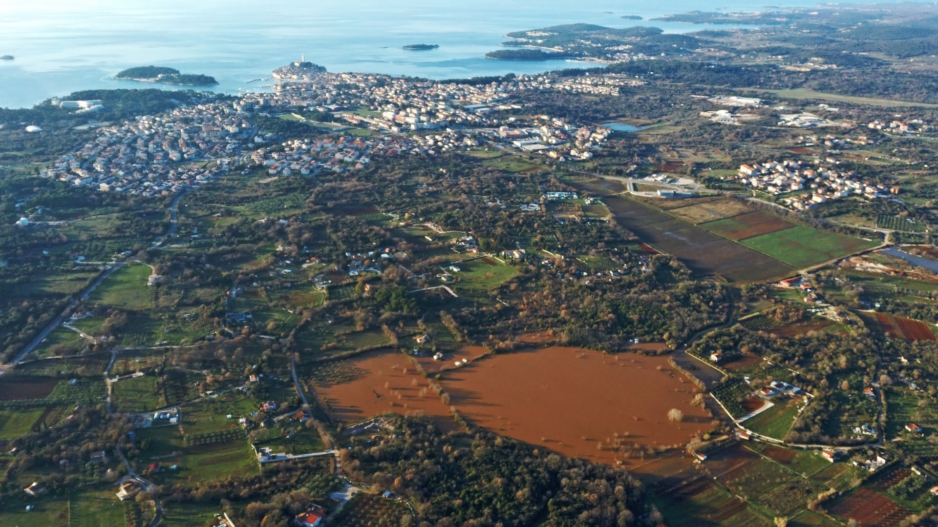 'ROVINJSKO JEZERO' I mjesec dana nakon obilnih kiša, voda se nije svugdje povukla