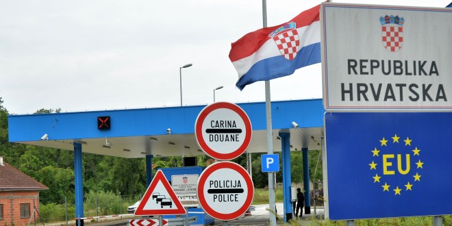 Policija pojasnila građanima tko smije u Hrvatsku bez testa i izolacije