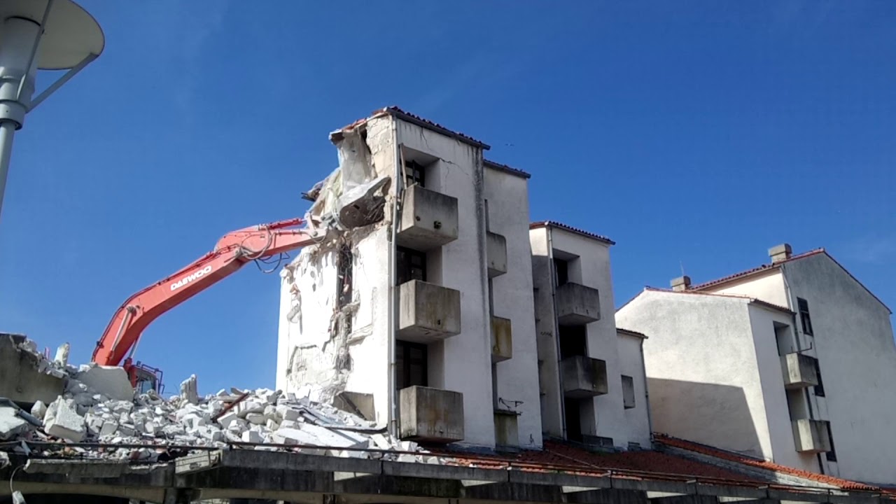 Mjesto Červar- Porat ostao bez derutnog hotela