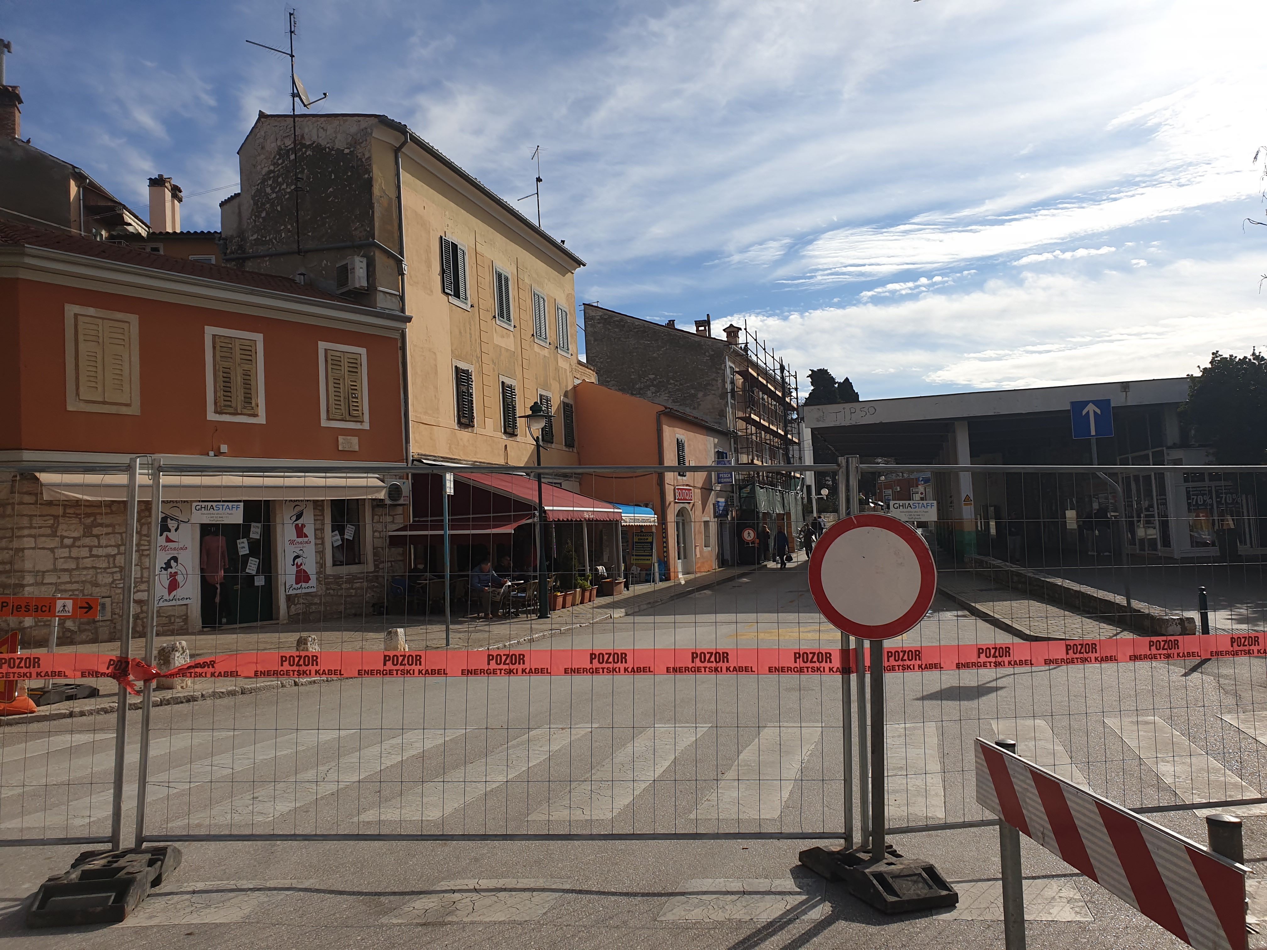 GRAĐEVINSKI RADOVI Na mjesec dana prometno zatvorili Benussijevu ulicu u Rovinju