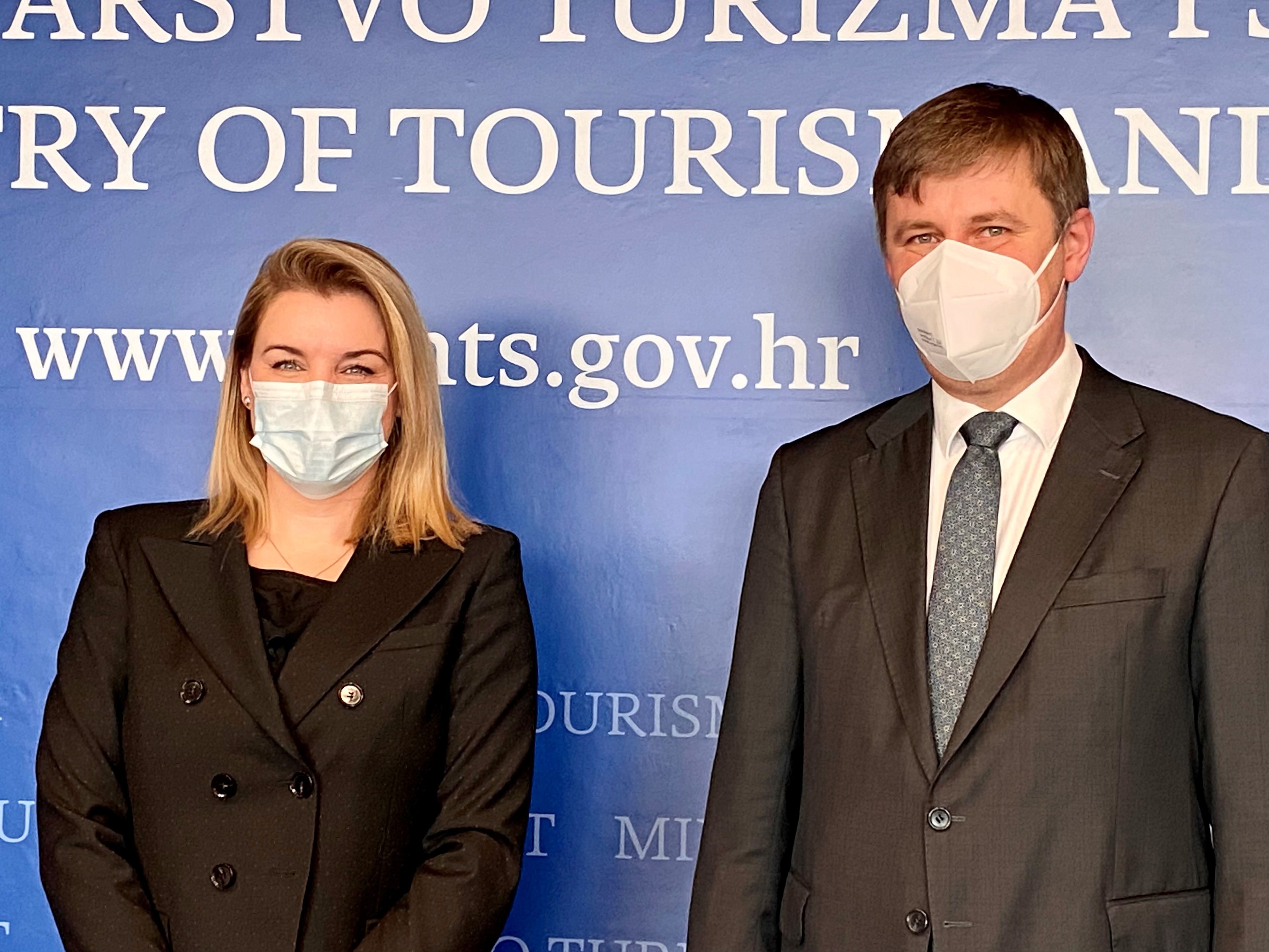 HRVATSKA ČESIMA POŽELJNA AUTO DESTINACIJA Sastali se ministrica Brnjac i češki ministar Tomáš Petřiček