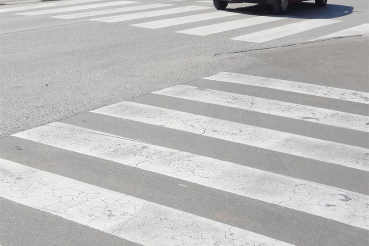 NA PJEŠAČKOM PRIJELAZU U VODNJANU 19-godišnja vozačica udarila u majku s djecom