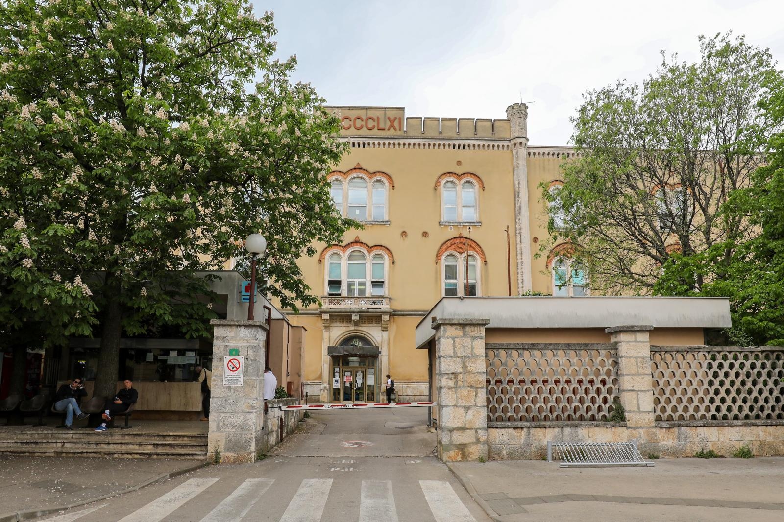 U Istri na 355 ispitanih, potvrđeno 11 novozaraženih PREMINULE DVIJE STARIJE OSOBE