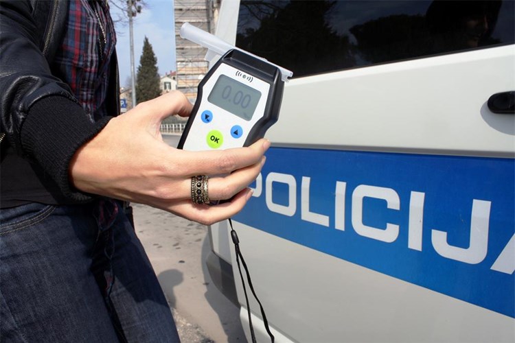 KAD PIJEŠ NE VOZI! Policija u Istri danas provodi pojačani nadzor alkoholiziranosti vozača