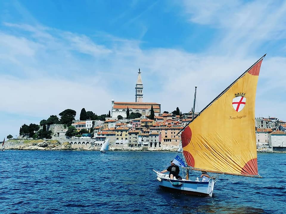 U Rovinju održana 15. Regata tradicijskih plovila s latinskim i oglavnim jedrom