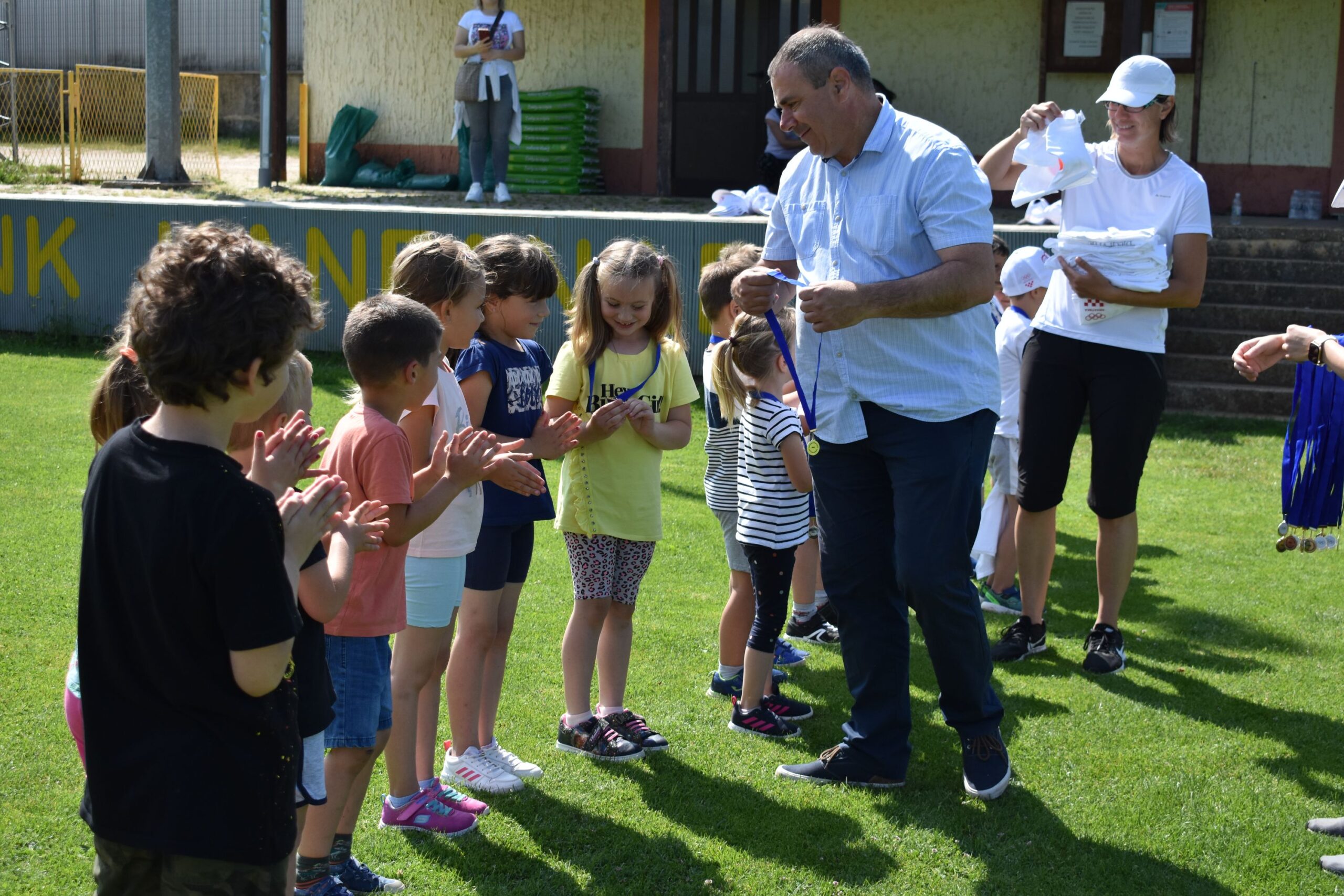 Održana Dječja olimpijada u Kanfanaru VESELO I AKTIVNO ZAVRŠENA PEDAGOŠKA GODINA