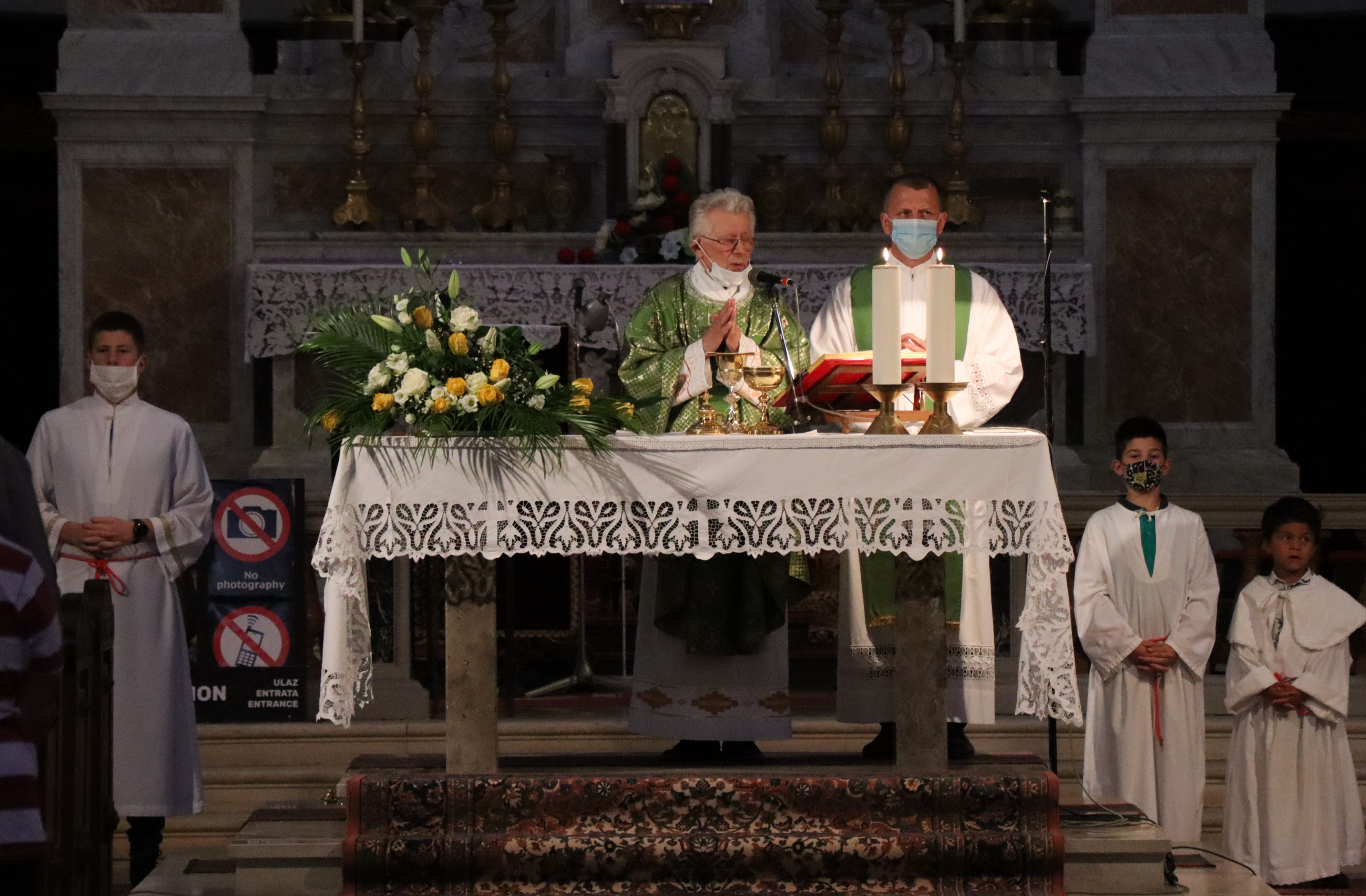 KRSTIO JE VIŠE OD TISUĆU VODNJANACA  60 godina misništva župnika Marijana Jelenića