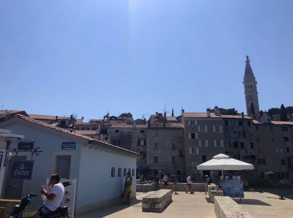 PROVJERILI SMO CIJENE Najskuplja nužda u Istri obavlja se U ROVINJU
