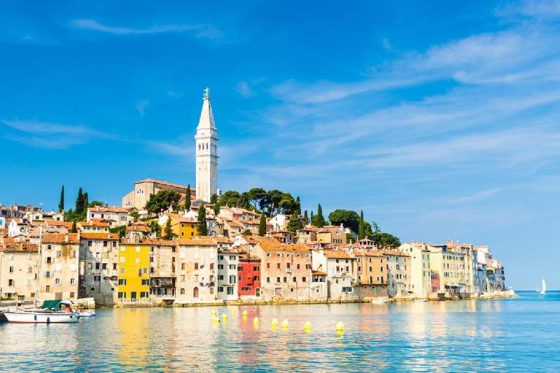 UTORAK U ISTRI sunčano i vruće, uz umjeren jugozapadnjak