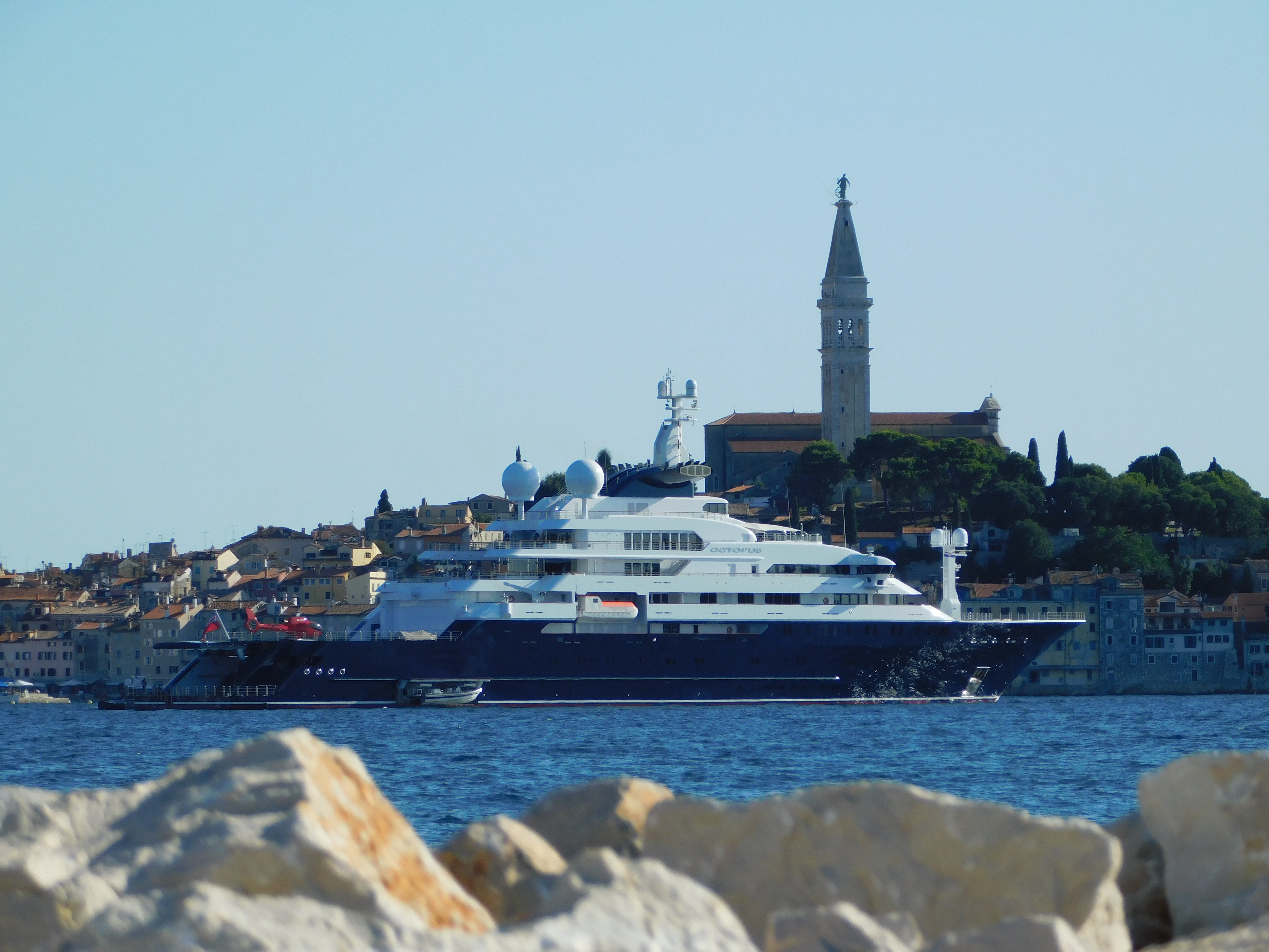 U ROVINJ UPLOVILA NEKAD NAJVEĆA JAHTA NA SVIJETU Bila je u vlasništvu osnivača Microsofta pa je prodana za 235 milijuna dolara