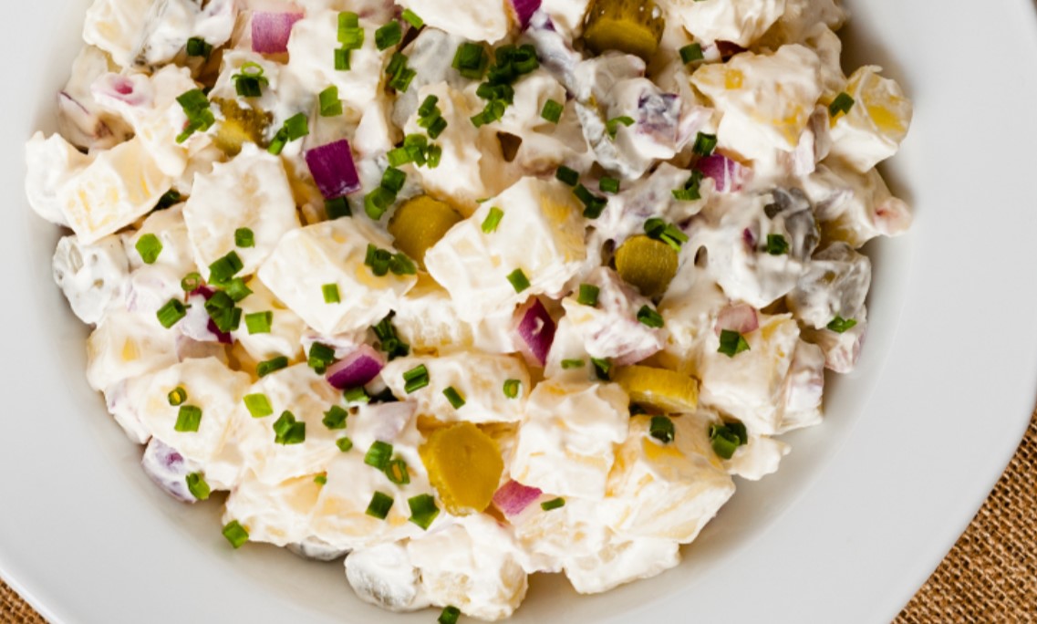 KUHAJMO NEDJELJOM Salata s piletinom i mozzarellom