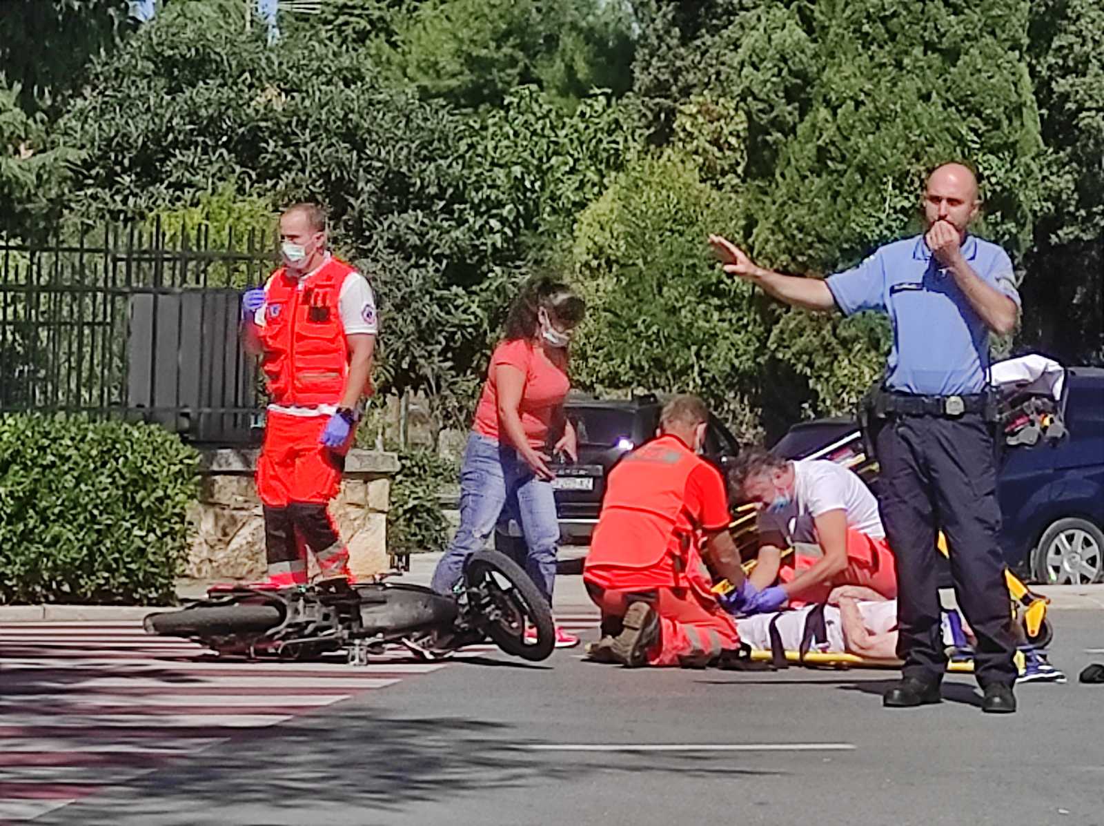 DETALJI NESREĆE U ROVINJU Električnim mopedom naletio na pješakinju, oboje završili u bolnici