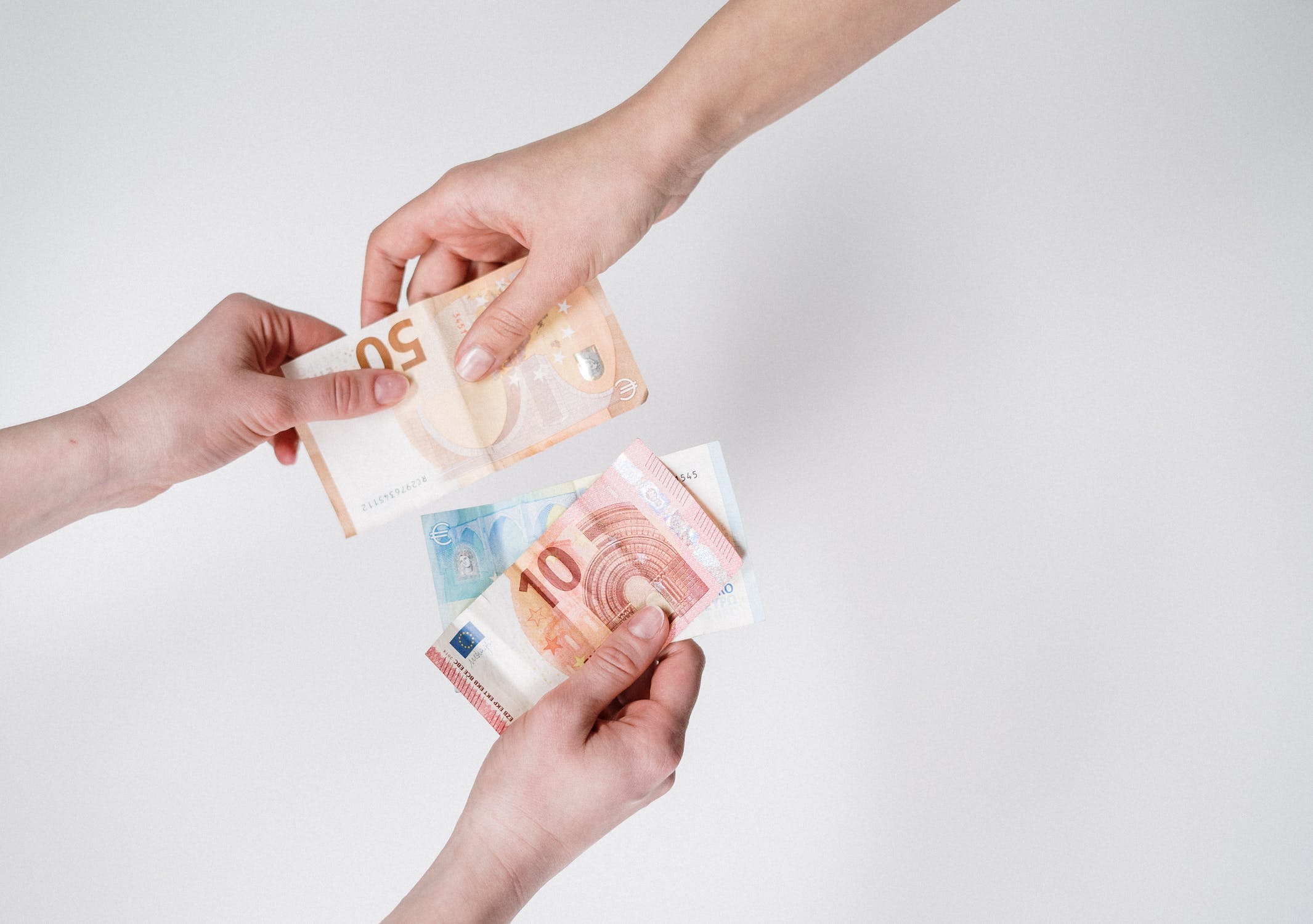 Vujčić o konverziji kuna u eure: Bilo bi dobro da se što više novca zamijeni ove godine