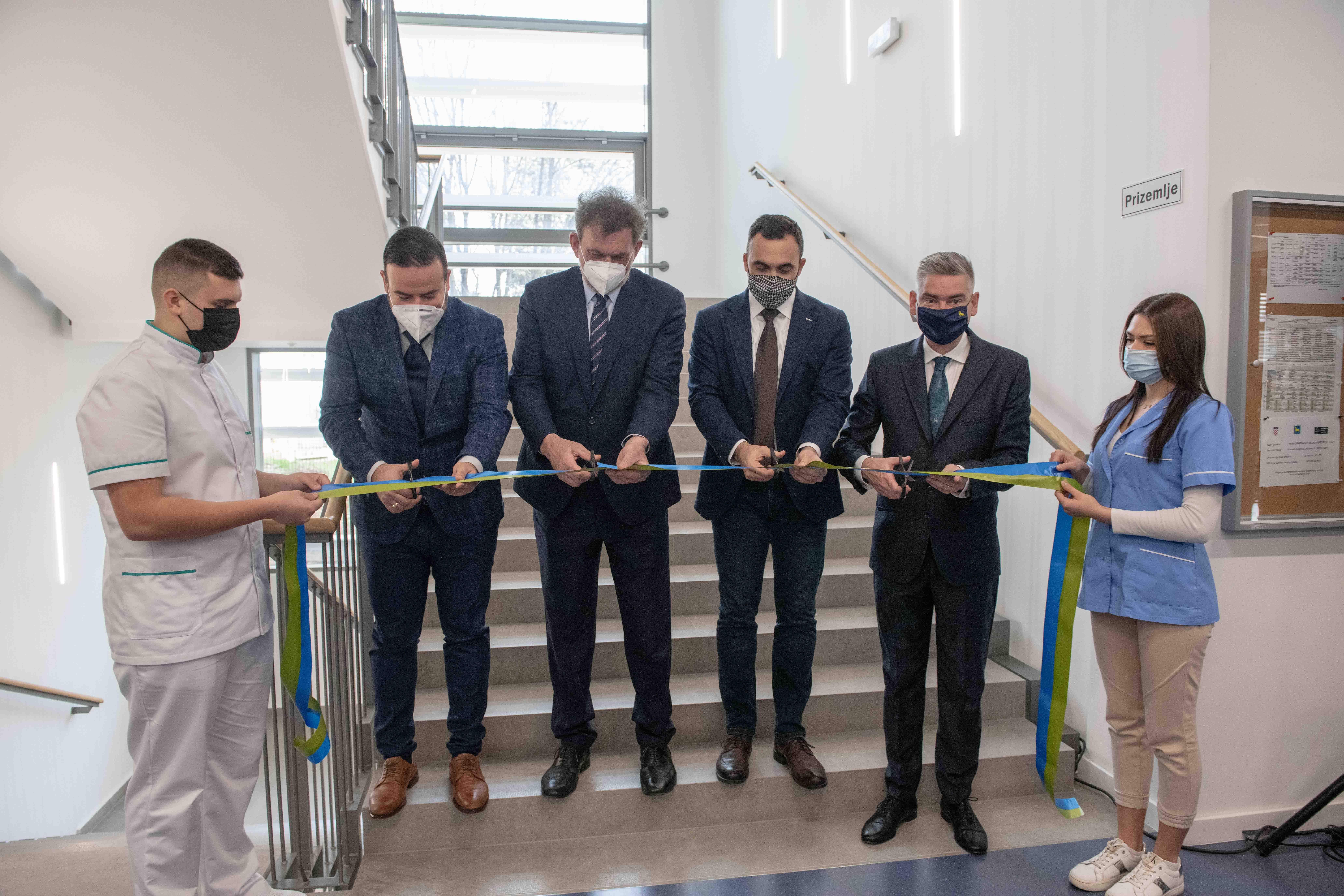 FOTO: U Puli svečano otvorena nova zgrada Medicinske škole MINISTAR FUCHS: OVO JE OD STRATEŠKOG INTERESA