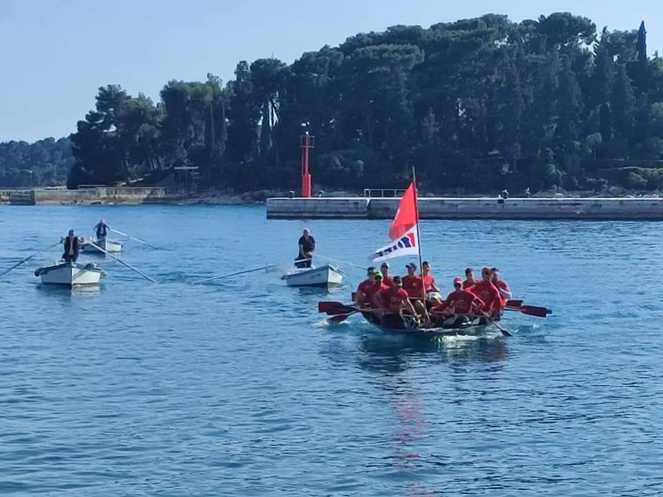 PLOVE ISTROM Lađarima Sv. Ilije iz Metkovića u Rovinju priređena topla dobrodošlica 