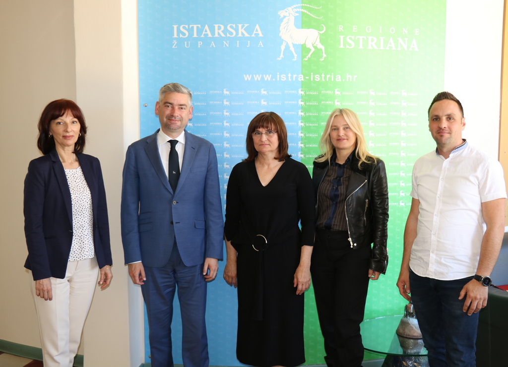 'PRITISAK NA HITNU IZRAŽEN TIJEKOM LJETA' Istarski župan u Puli održao prijem povodom Nacionalnog dana hitne medicinske službe