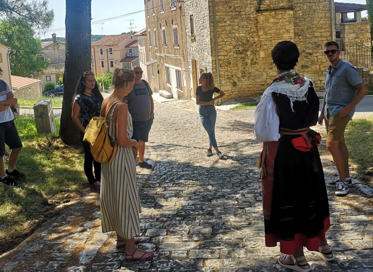 Upoznajte Žminj u besplatnoj turi DANAS KREĆE ŽMINJSKA ŠTUORIJA 