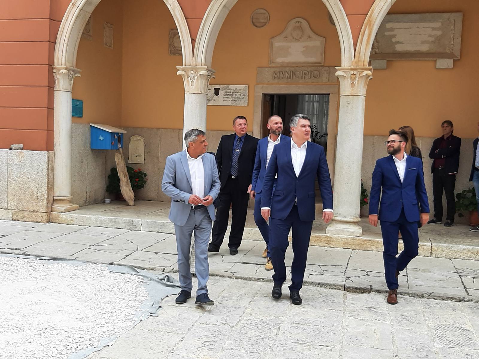 MILANOVIĆA ODUŠEVILE BALE Pastrovicchio: 'Očekivao je selo, a dočekao ga je jedan mali, uređeni grad'