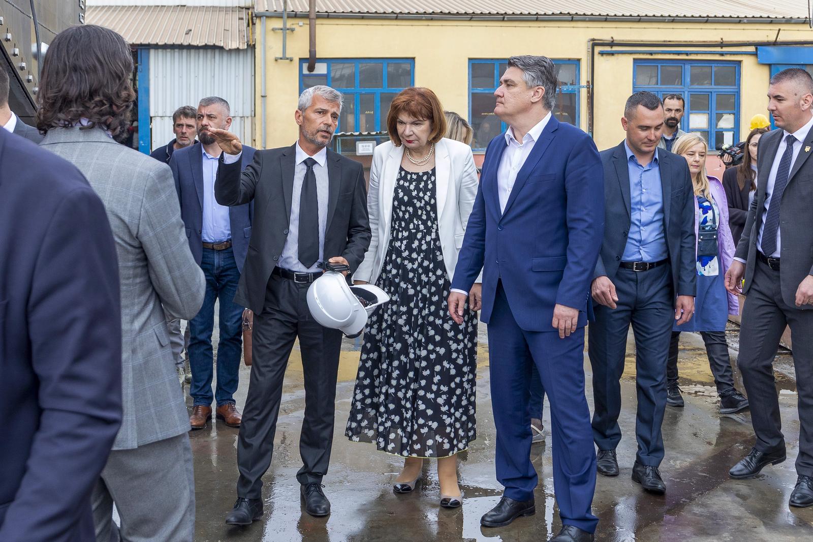 Milanović obišao pulski Tehnomont 'DRAGO MI JE DA JE JEDNO MALO PRIVATNO BRODOGRADILIŠTE OPSTALO'