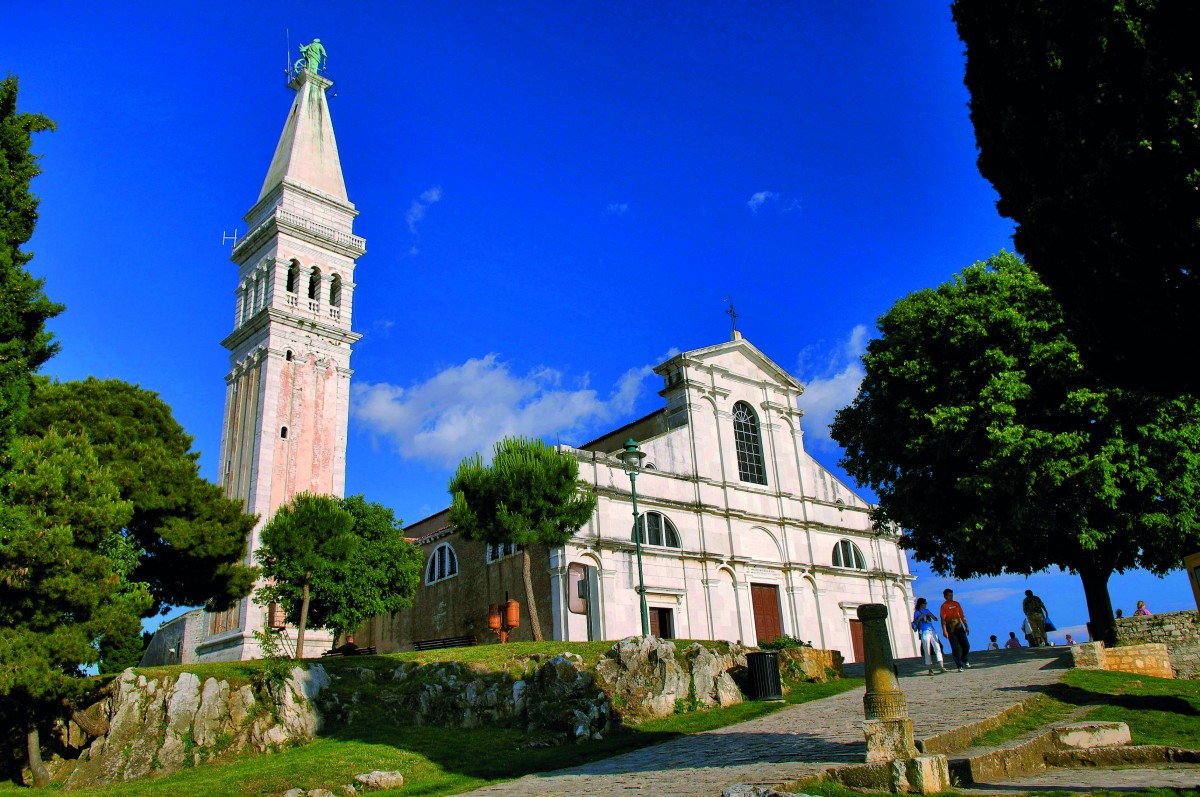 ROVINJ Gdje je zapelo s popločenjem platoa crkve sv. Eufemije?